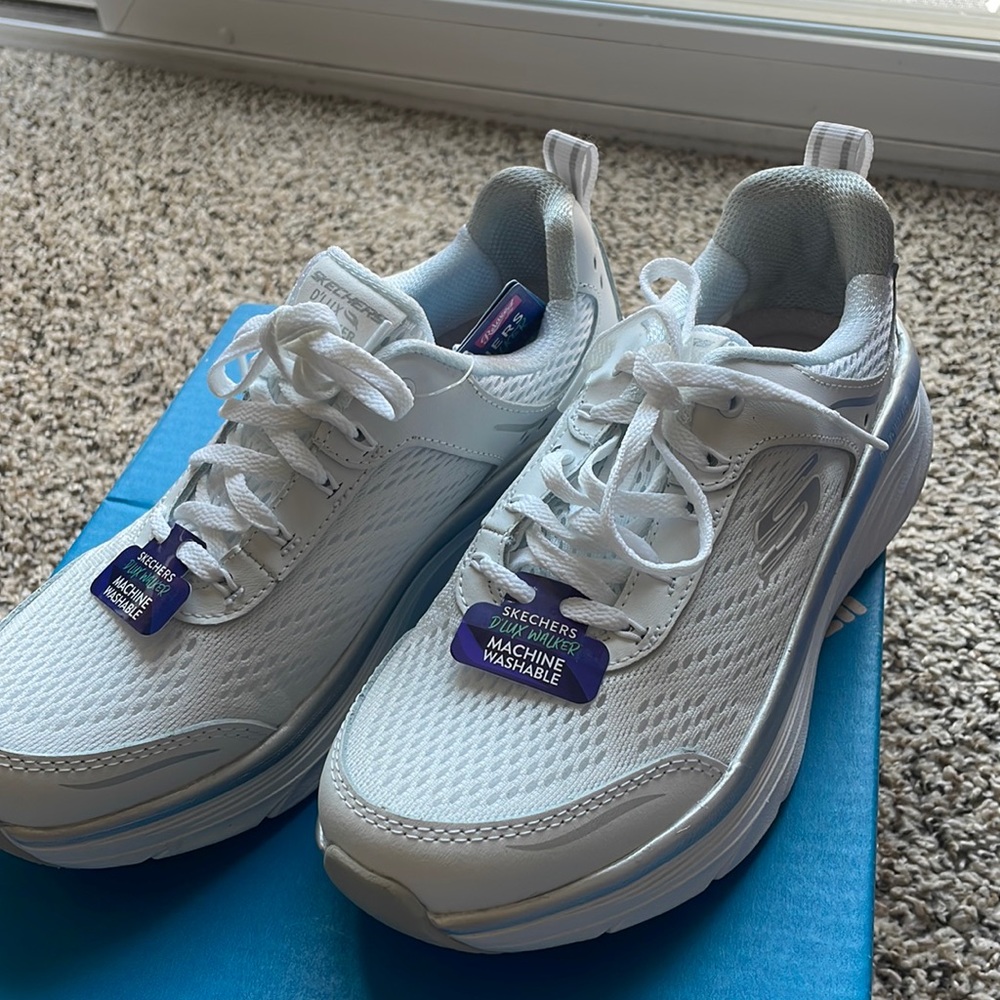 Skechers D’lux walkers machine washable